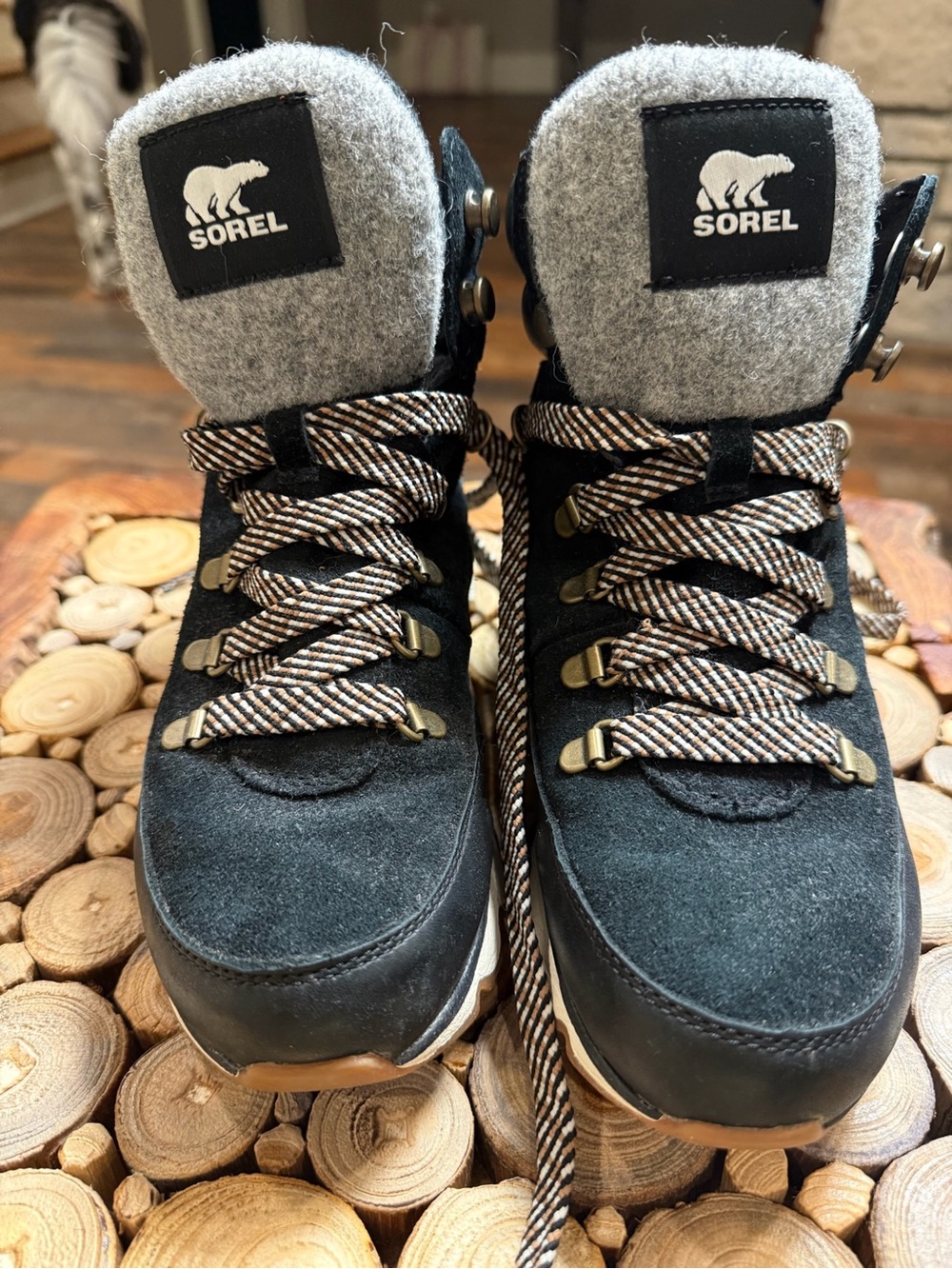 Sorel Men's Black Suede Hiking Boots with Gray Felt Collar